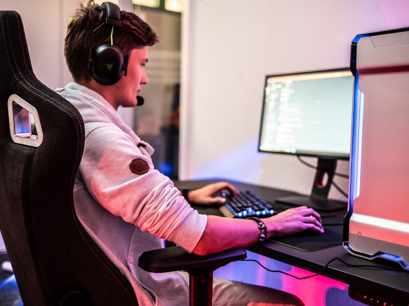 Indie Spotlights & AU Esports